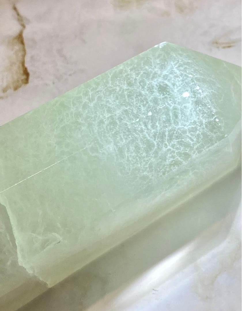 バイカラー✿*:・　虹入り✨ フローライト　蛍石　オベリスク　置物