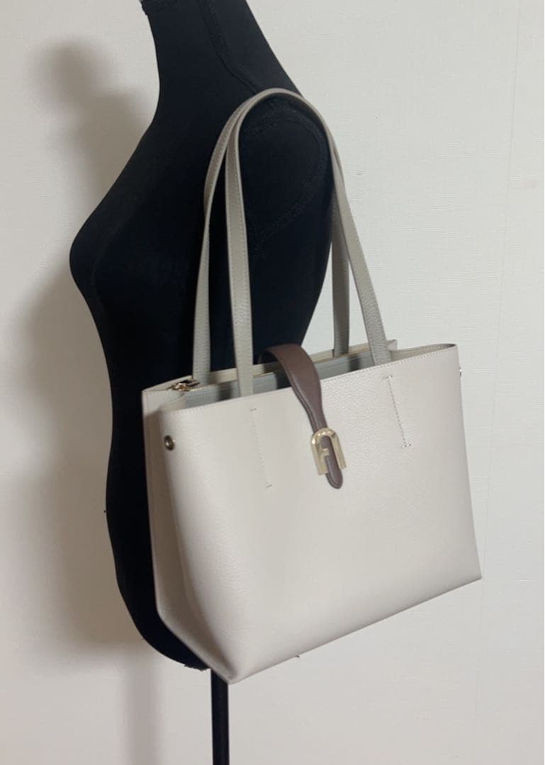 極美品✨FURLA フルラ　ソフィア トートバッグMサイズ レザー　アイボリー