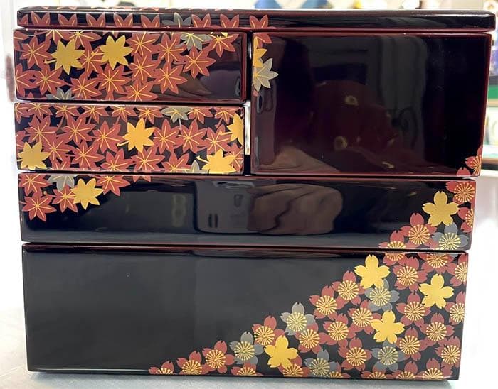 値下会津漆　行楽用重箱 桜と紅葉