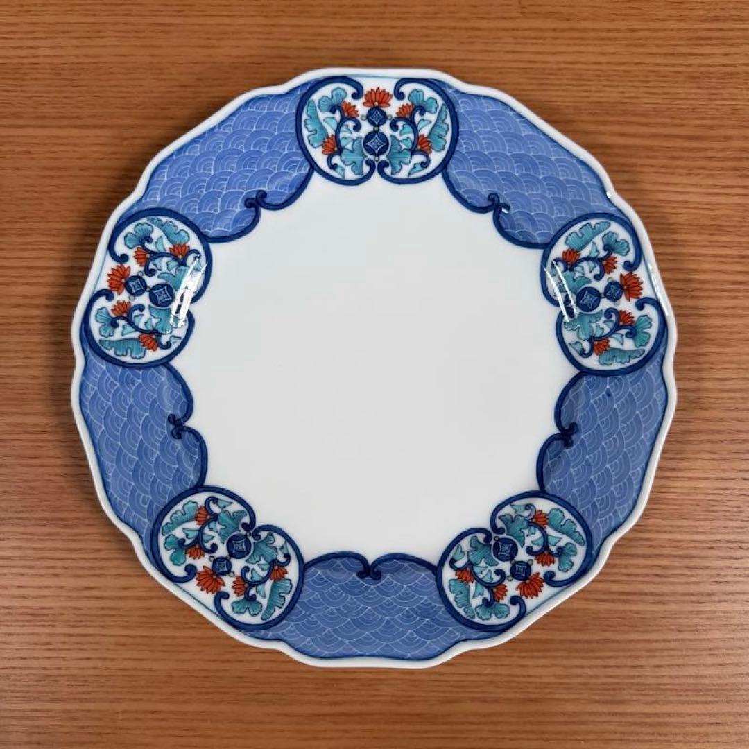 伊万里焼 畑萬陶苑 色絵墨弾き青海波唐花文 木瓜型 7寸皿☆