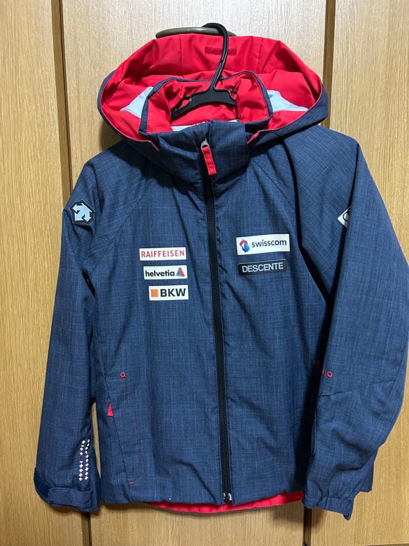 『美品』値下げしました。DESCENTE スキーウェア 子ども用 150サイズ