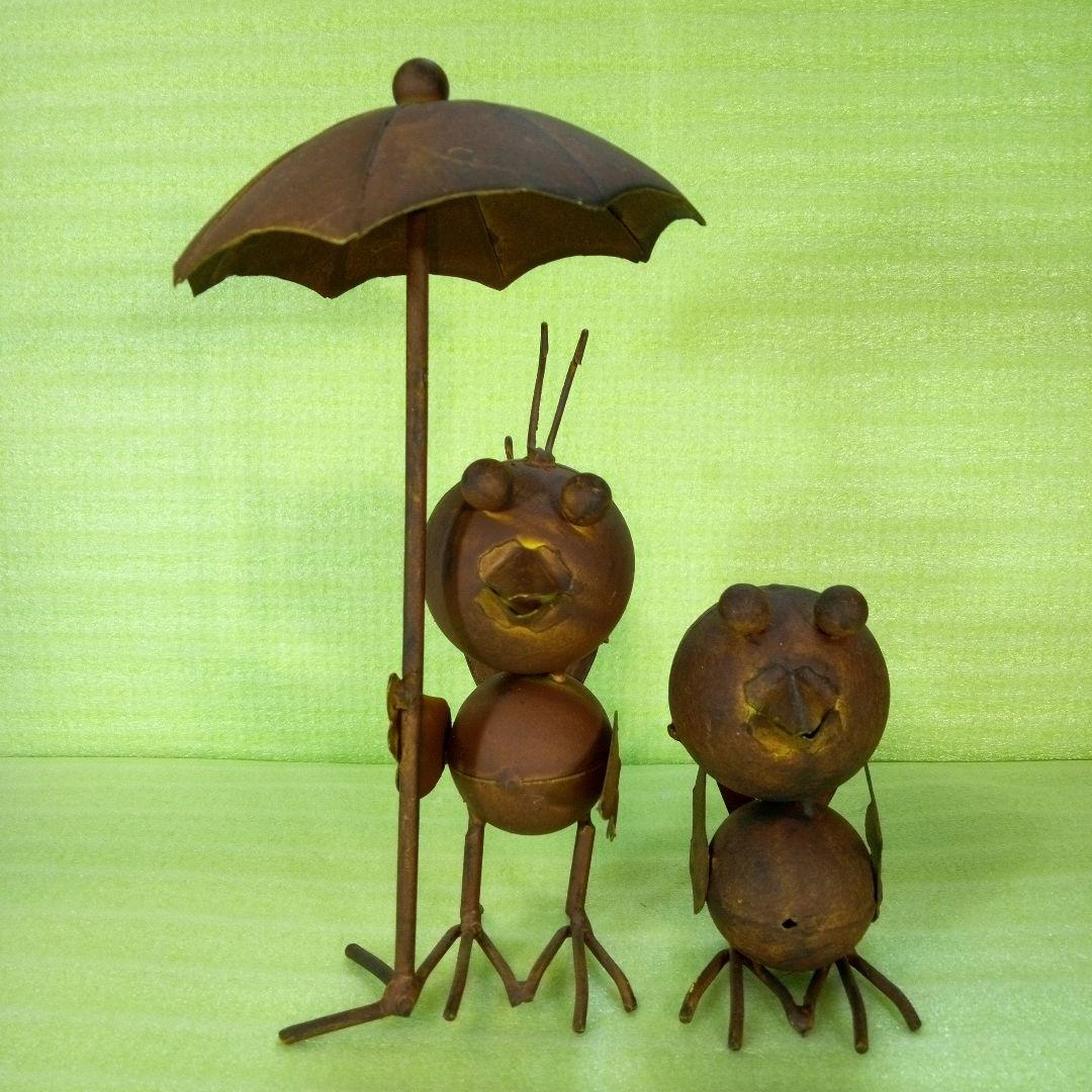 レトロな鳥　2体セット　傘を持つ小鳥の置物　インテリア　オブジェ　ディスプレイ