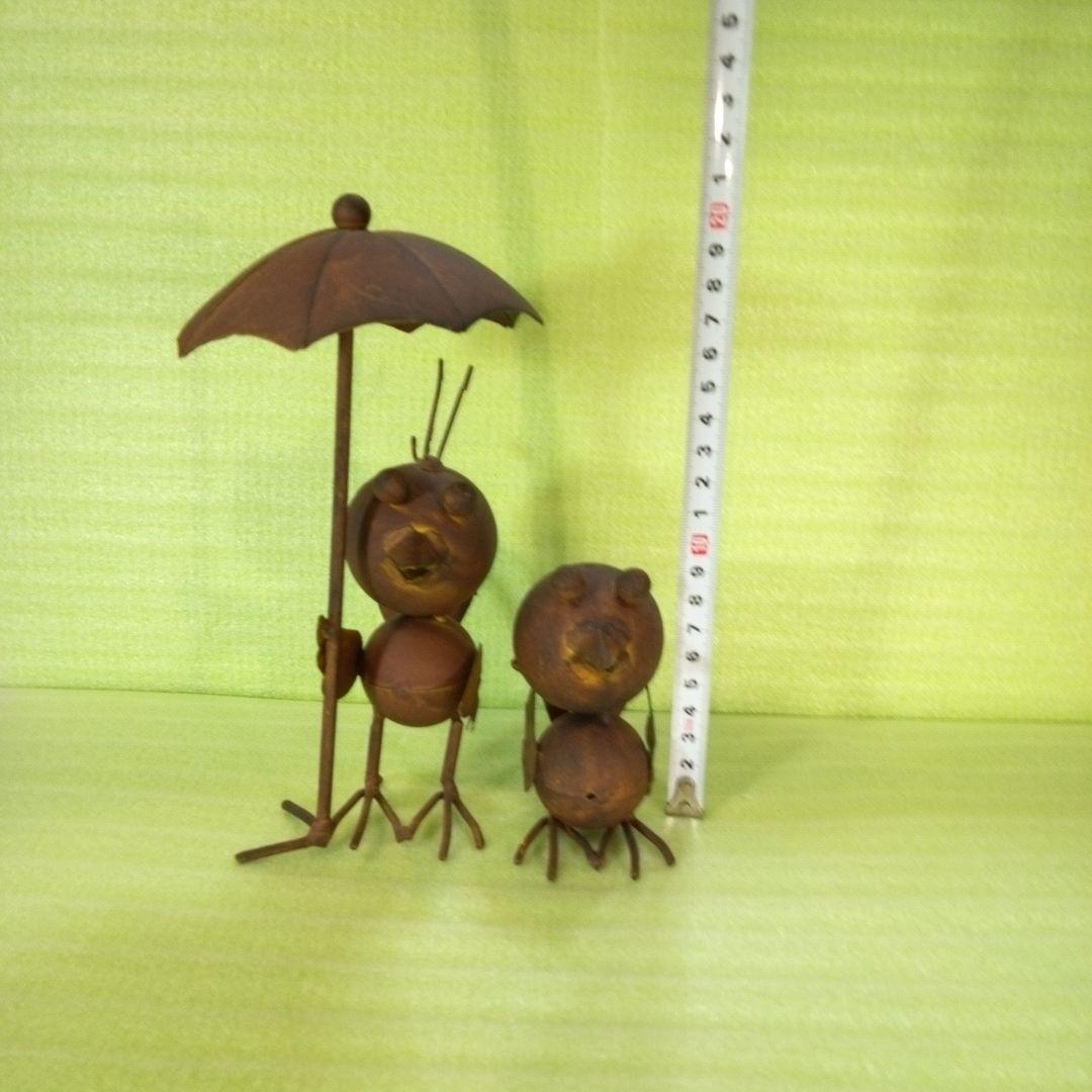 レトロな鳥　2体セット　傘を持つ小鳥の置物　インテリア　オブジェ　ディスプレイ