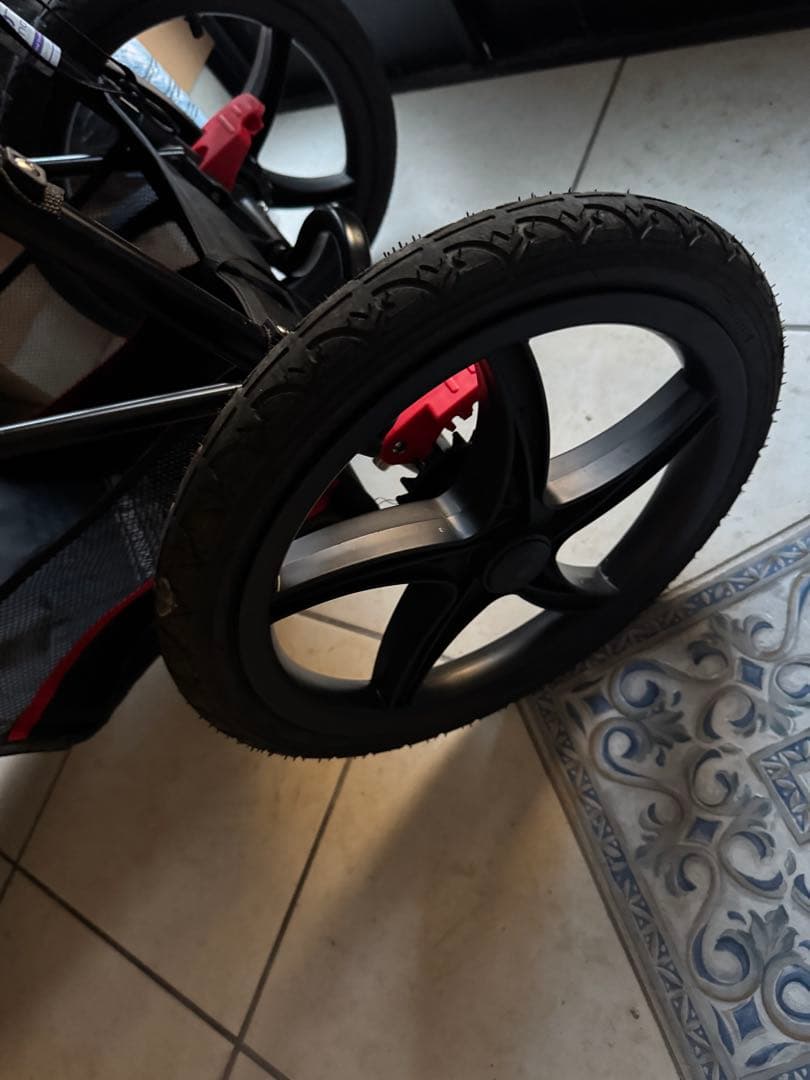 ジョギングベビーカー ブラック・レッド