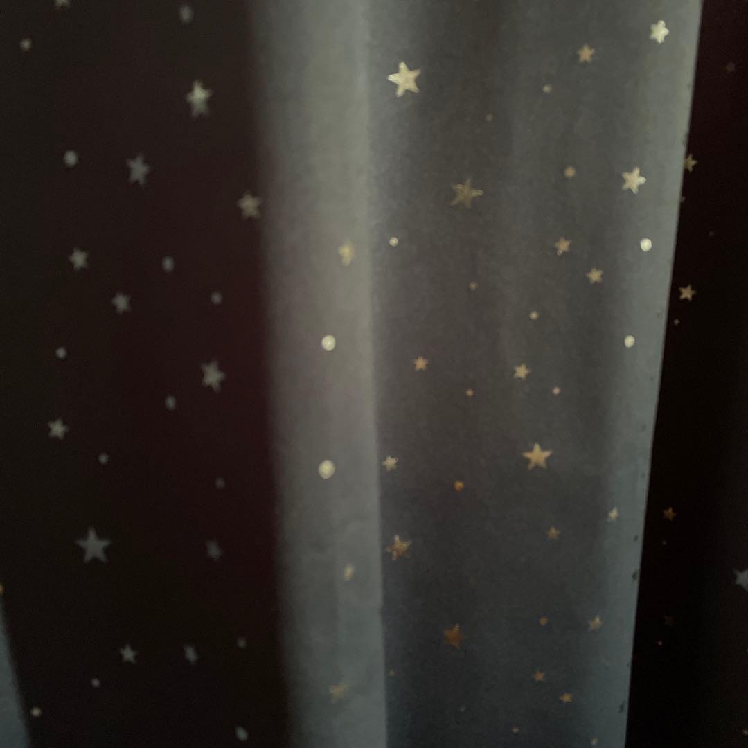 星柄ネイビーのドレープカーテン