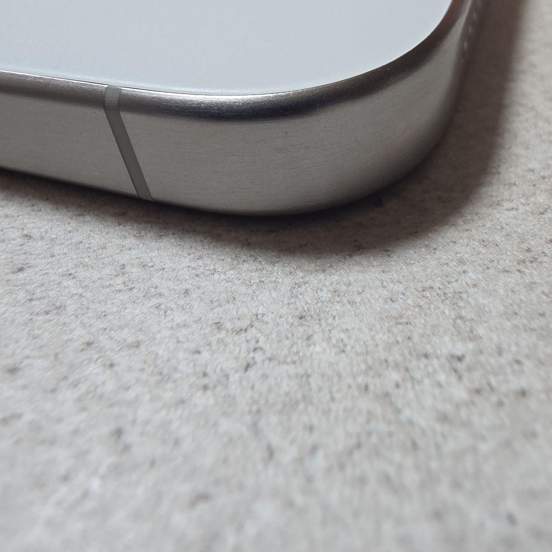 美品iPhone 15 Pro 256GBホワイトチタニウム Apple 携帯