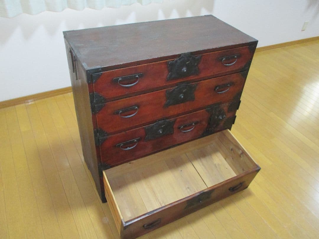 木製アンティーク箪笥