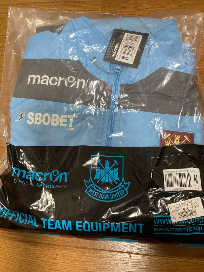 マクロン　ウエストハム　上下　Mサイズ　未開封品