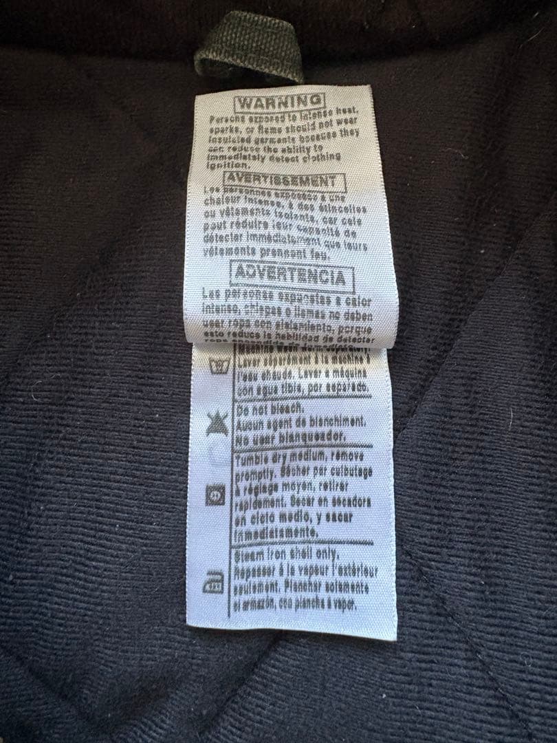 zaiken ページ Carhartt アクティブジャケット　モスグリーン