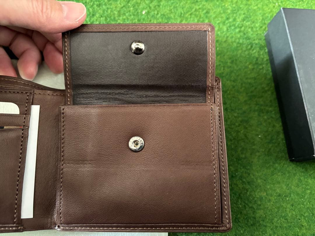 Burberry 二つ折り財布 本革　YD 251 AE 54