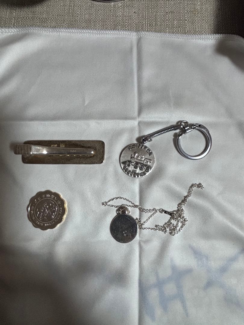 せ*ち様 銀製品4個(　ネクタイピン　キーホルダー　ペンダント)