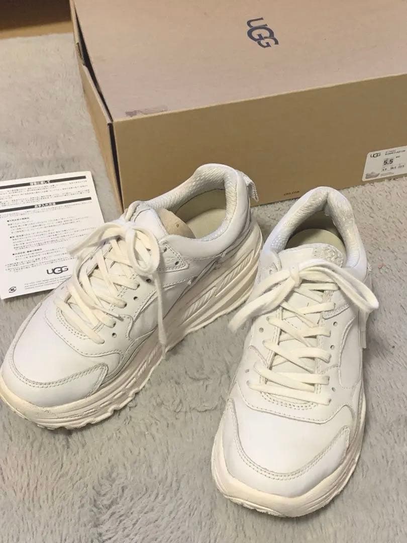 靴 UGG CA805 WHITE NUBUCK