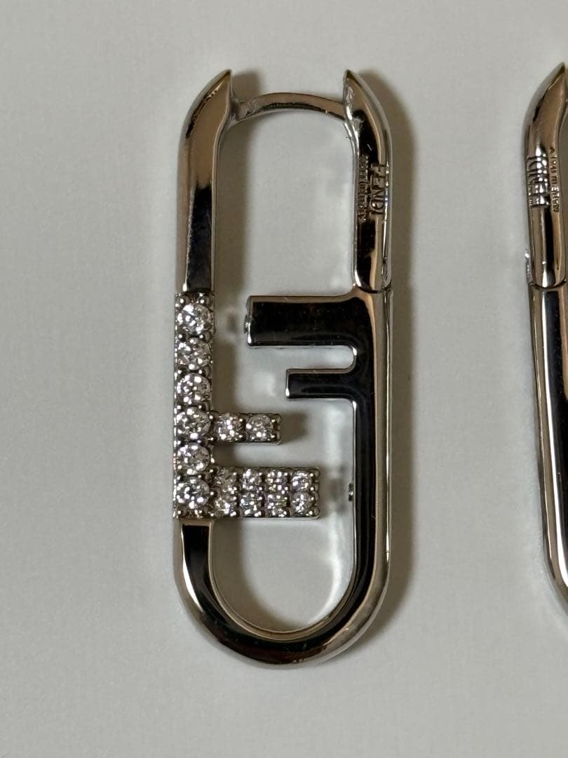 FENDI ピアス　オーロック　シルバー