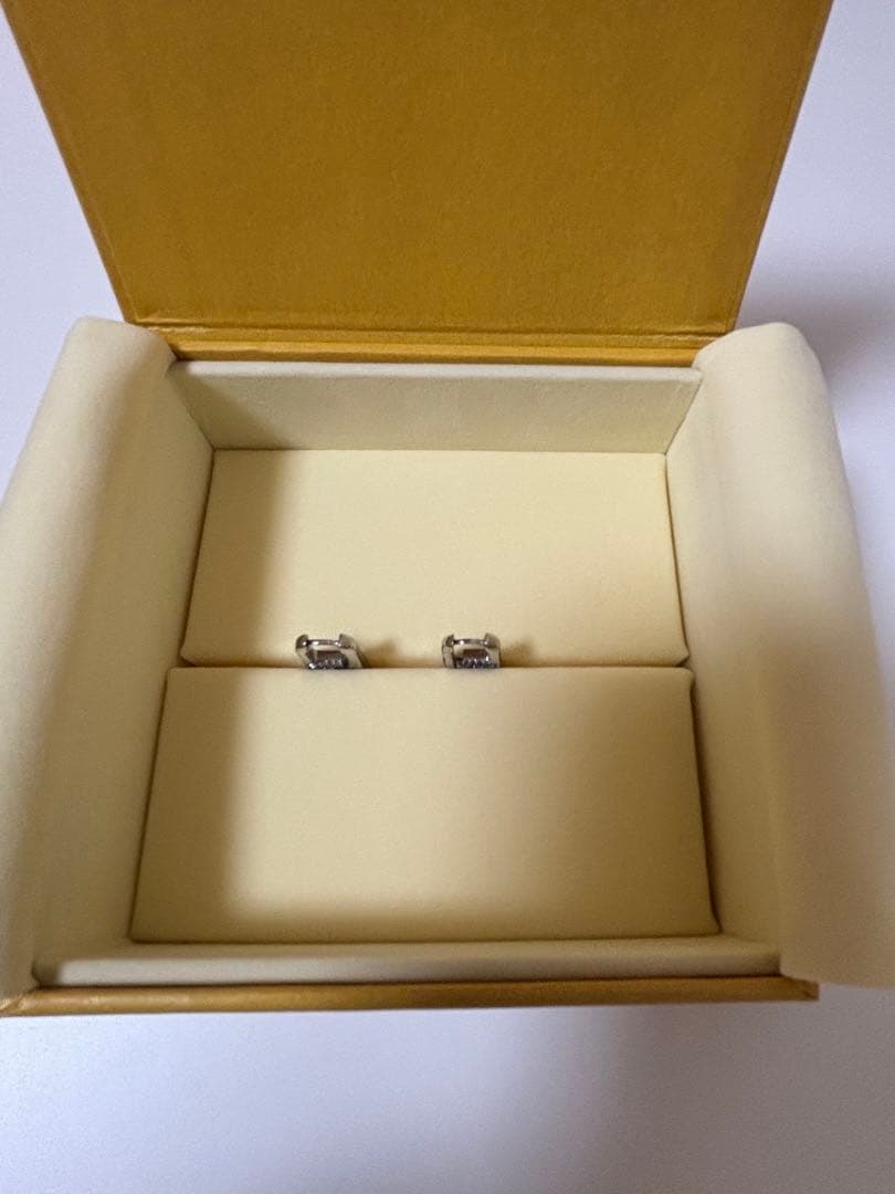 FENDI ピアス　オーロック　シルバー