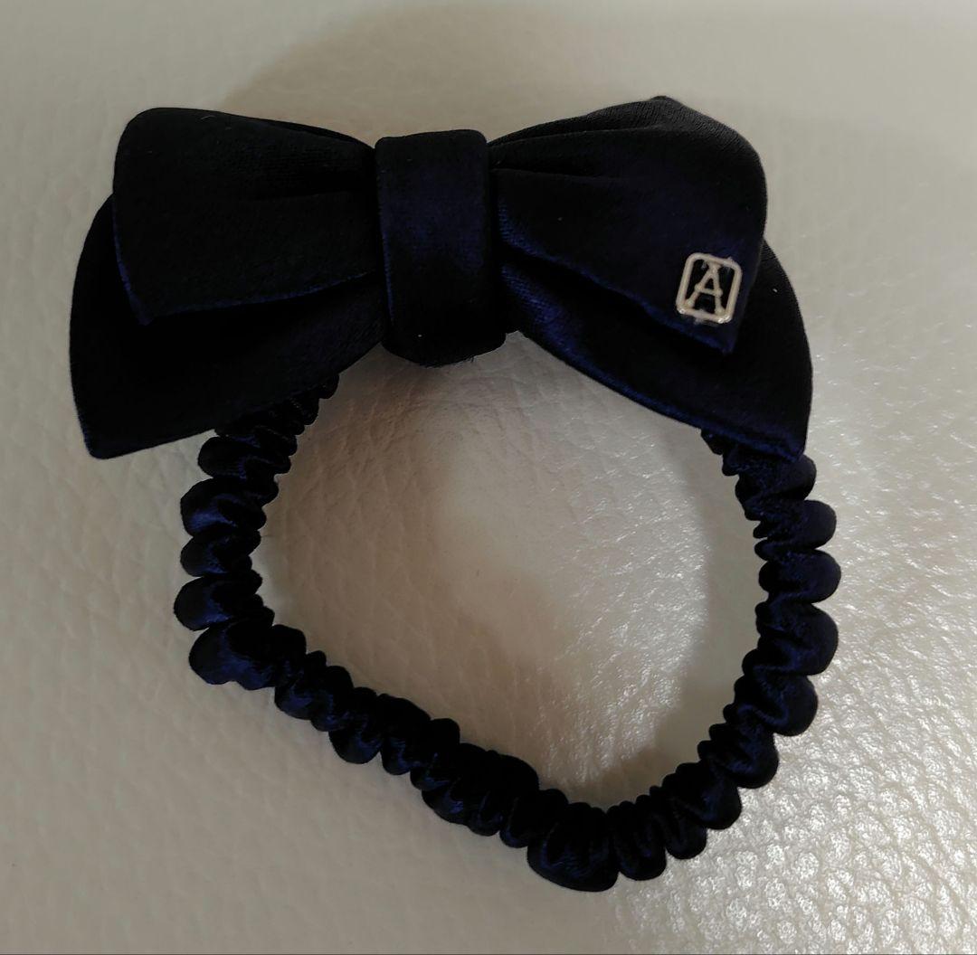 【新品未使用】アレクサンドルドゥパリ　リボンポニー　ネイビー