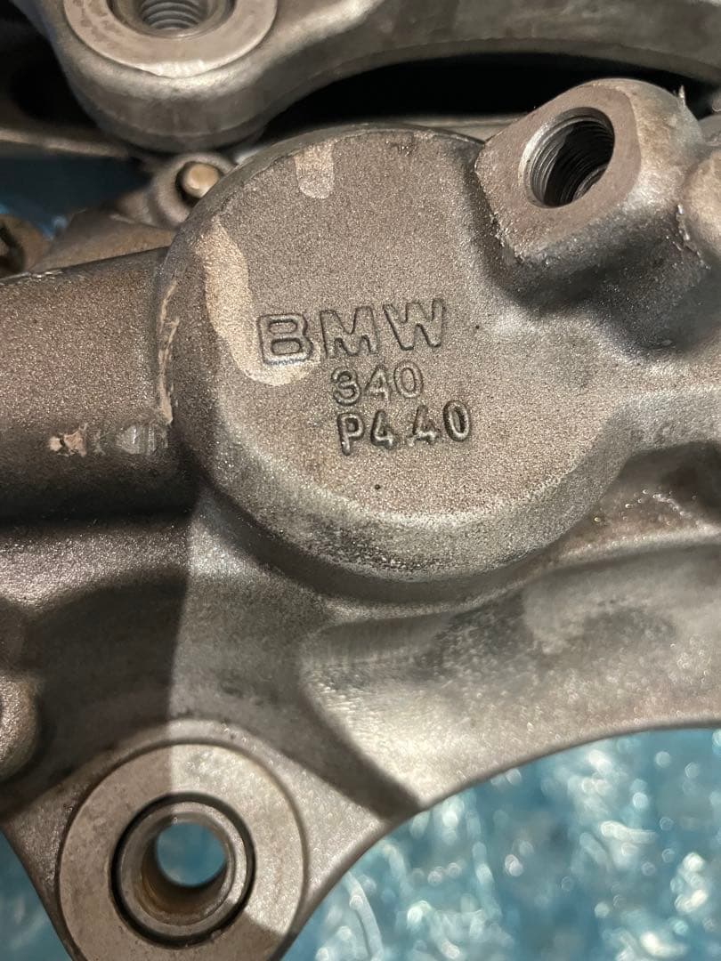 f30 f31 f82 純正ブレンボキャリパーオーバーホールガッツです