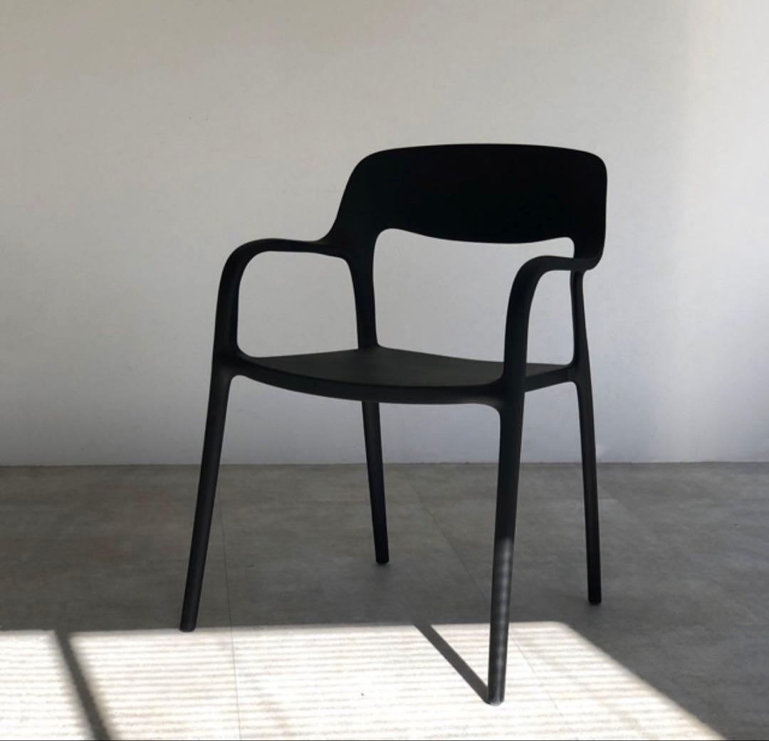 ブラック アーム付きダイニングチェア　ART OF BLACK 2脚セット