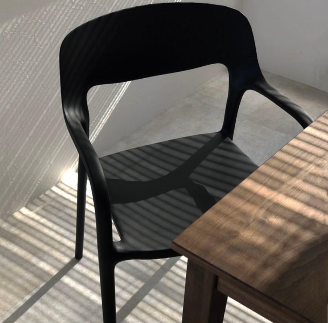 ブラック アーム付きダイニングチェア　ART OF BLACK 2脚セット