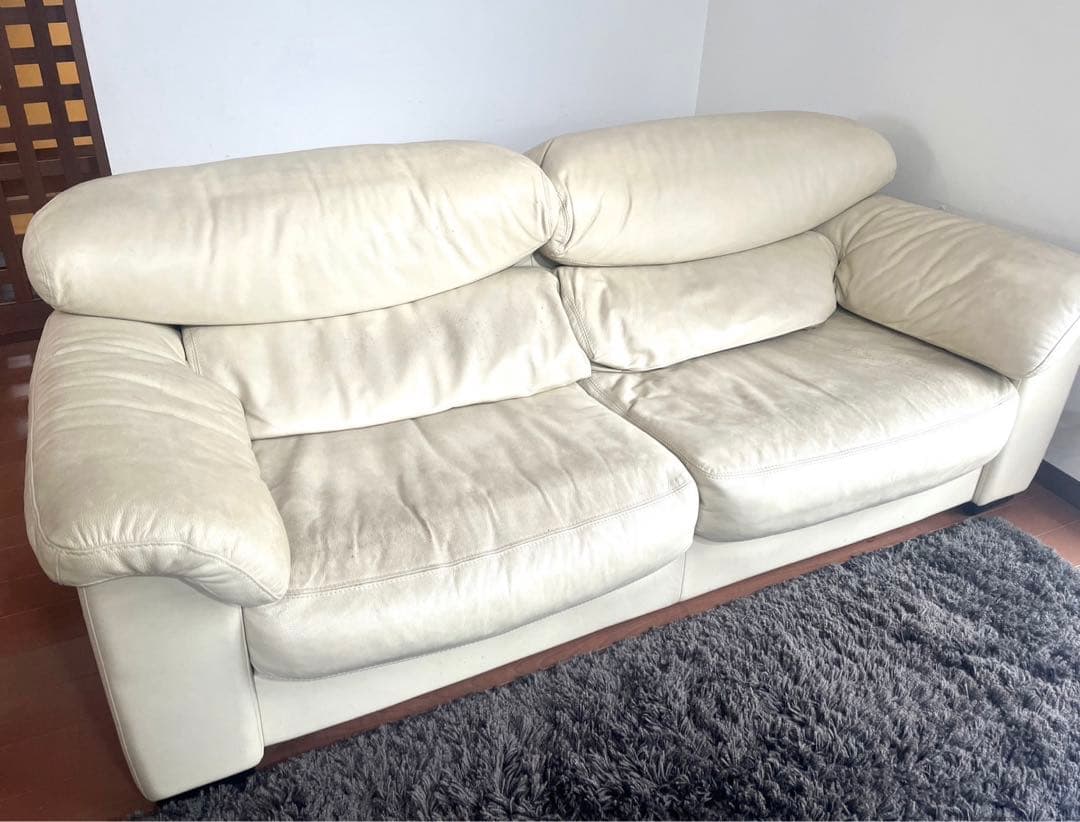 2/18処分します！IDC大塚家具3人掛け総革張りソファ（送料25,400円込）