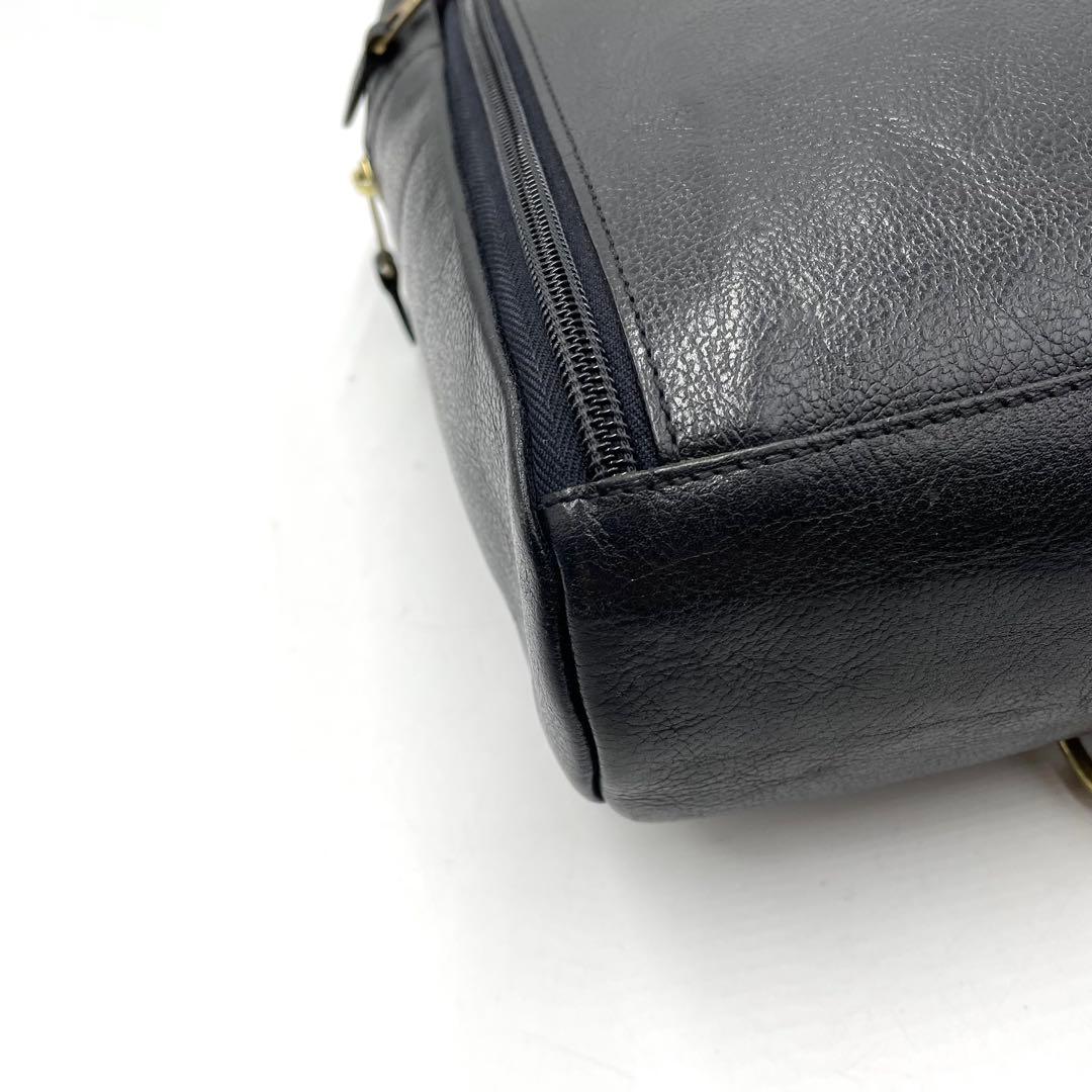 【極美品】イルビゾンテ　ボディバッグ　ロゴ型押し　ゴールド金具　レザー　黒