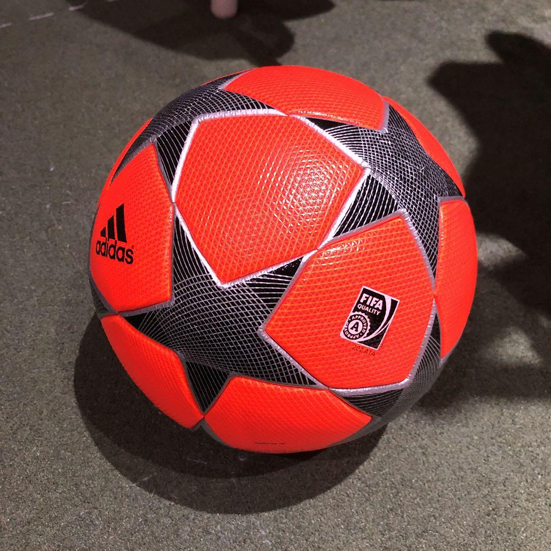 uefa champions league 荒天ボール　非売品　5号球