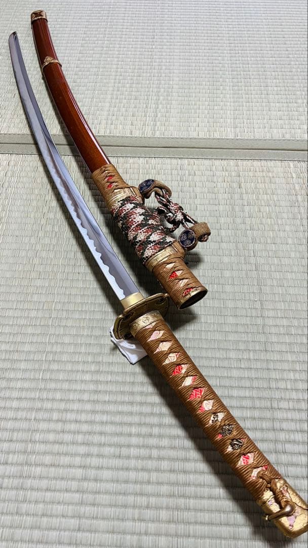 模造刀 太刀 桐家紋 梨子地塗り 龍目貫 陣太刀 やや難あり 250505-2