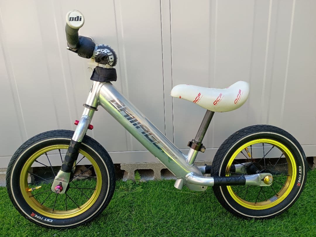 早い者勝ち　値下げ　ストライダープロ ゴールド＆メッキ2台セット　愛知　引取限定