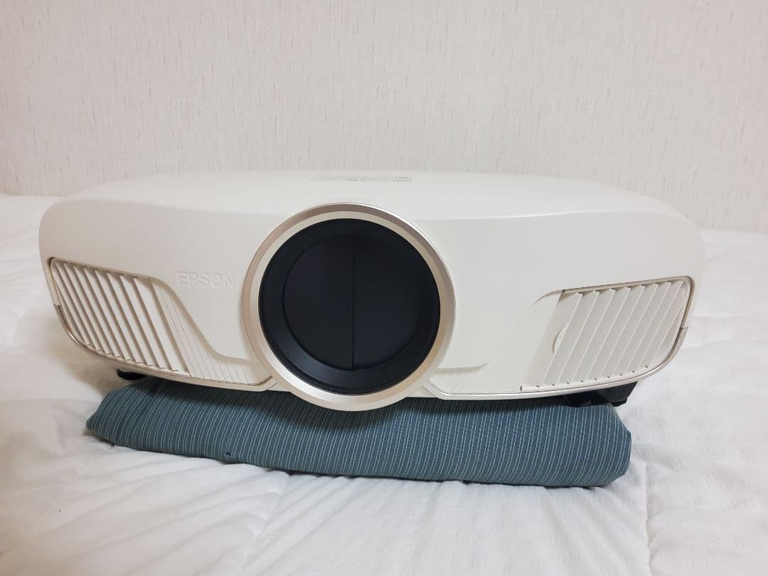 エプソンEPSON プロジェクター EH-TW8300W ワイヤレス対応 美品