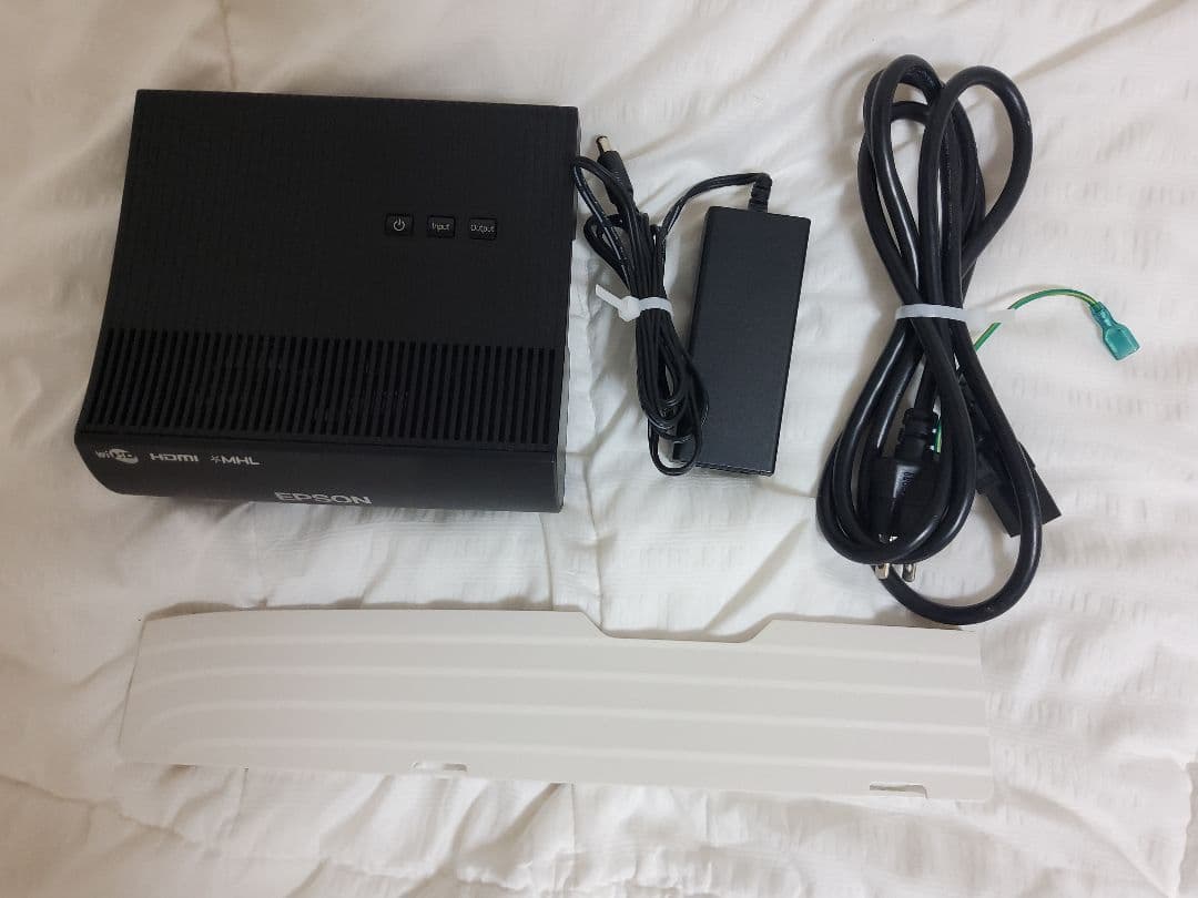 エプソンEPSON プロジェクター EH-TW8300W ワイヤレス対応 美品