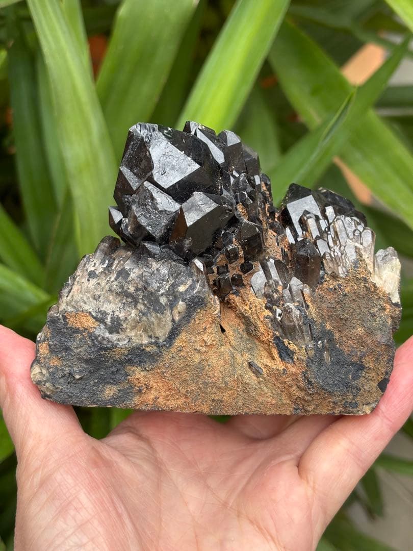 モリオン　黒水晶　キャンドルクォーツ　クラスター 893g 姿が美しい　天然石