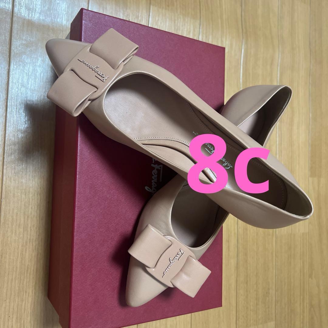 フェラガモvivaフラットパンプス　8c