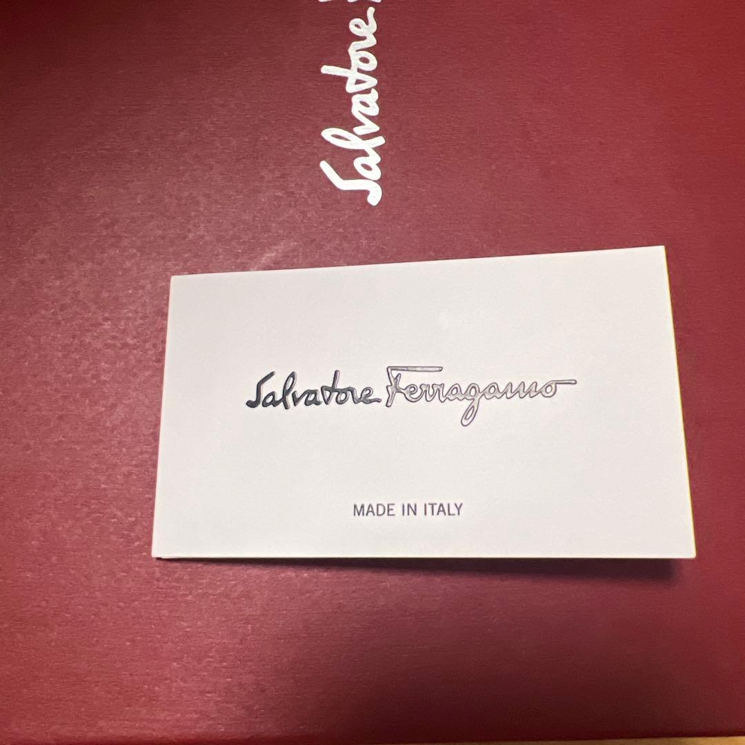 フェラガモvivaフラットパンプス　8c