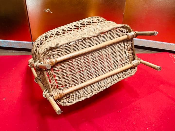 手編み　ハンドメイド　籠　バスケット　小物入れ　アンティーク　かご　カゴ