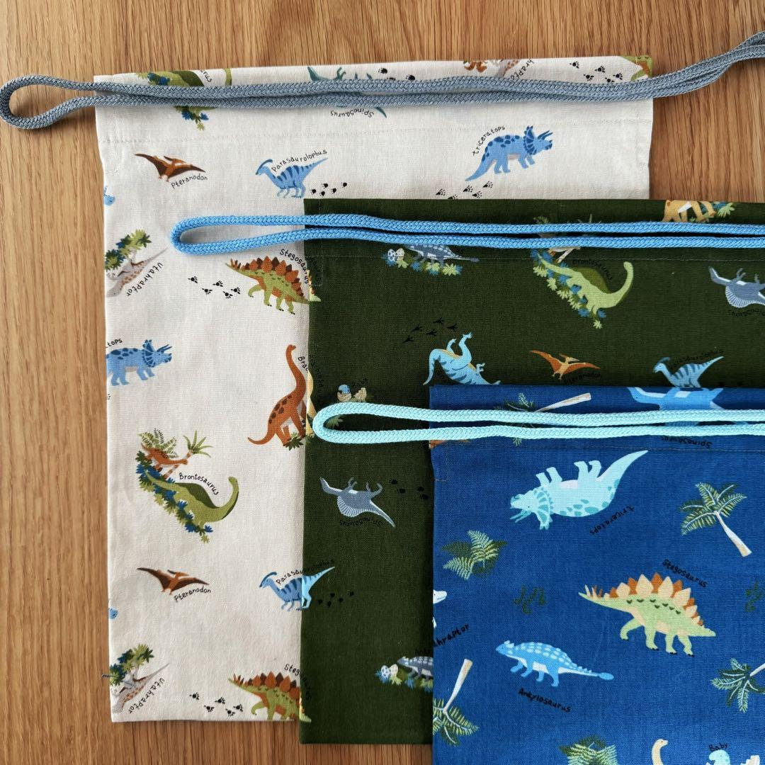 入園　入学　ランチョンマット　巾着　他　恐竜　新幹線　車　昆虫　オーダーページ