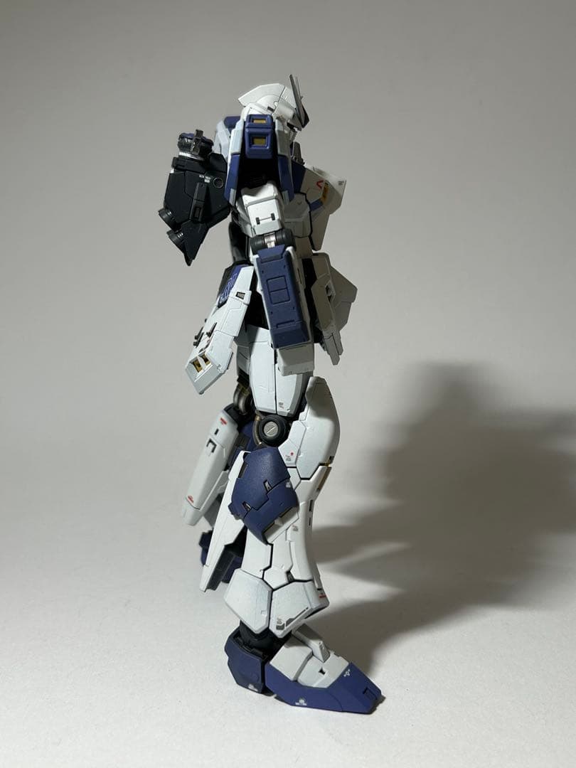 RGνガンダム　全塗装　完成品