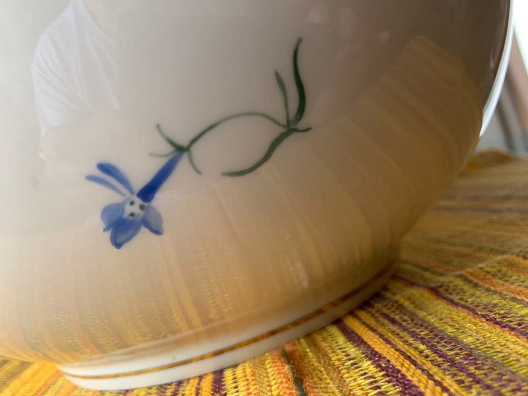 ロイヤルコペンハーゲン　レアなビンテージ大型26.5㎝の綺麗な手書きの花ボール！