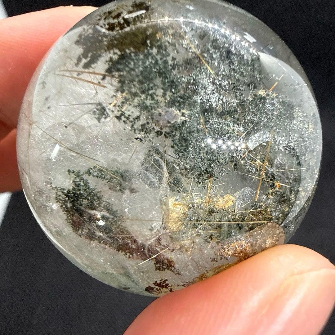 ルチル×クォーツインガーデンクォーツ　スフィア【ファントム、虹】ランダム台座付き