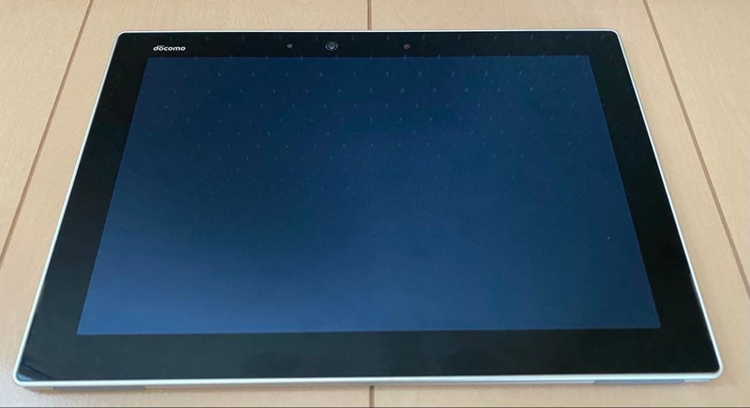 docomoタブレットarrows F-02K ホワイト