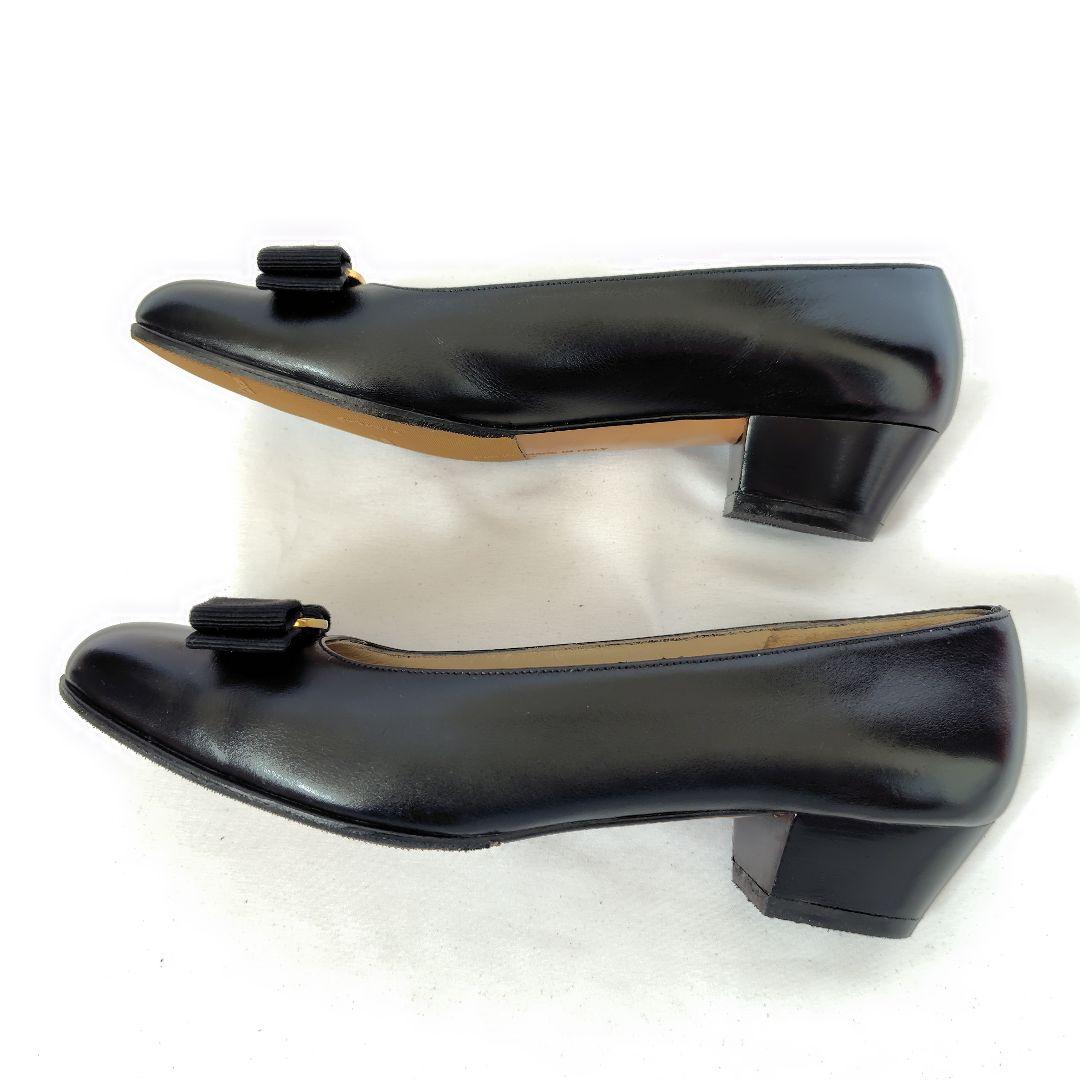 ✨️腕利き職人のリペア済✨️美品【フェラガモ】 ヴァラ パンプス 黒24.5cm