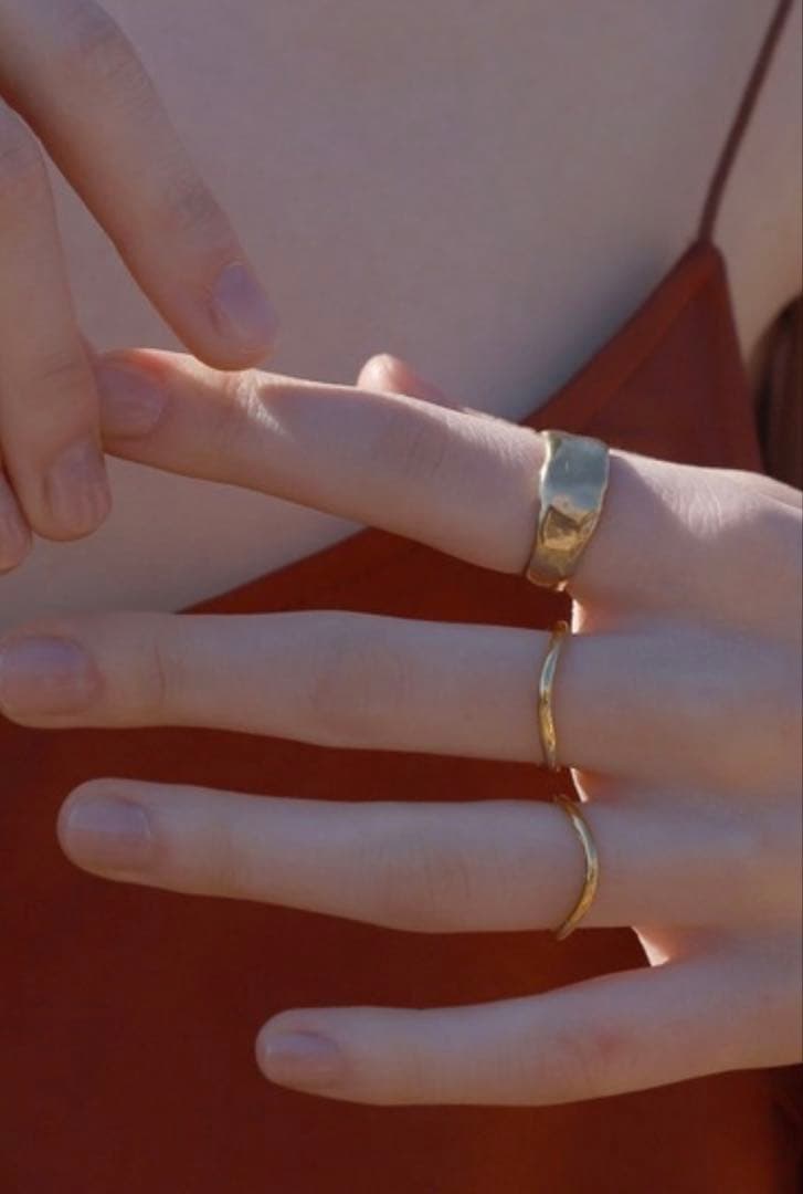 TEN.ラインウェーブリング　ゴールド