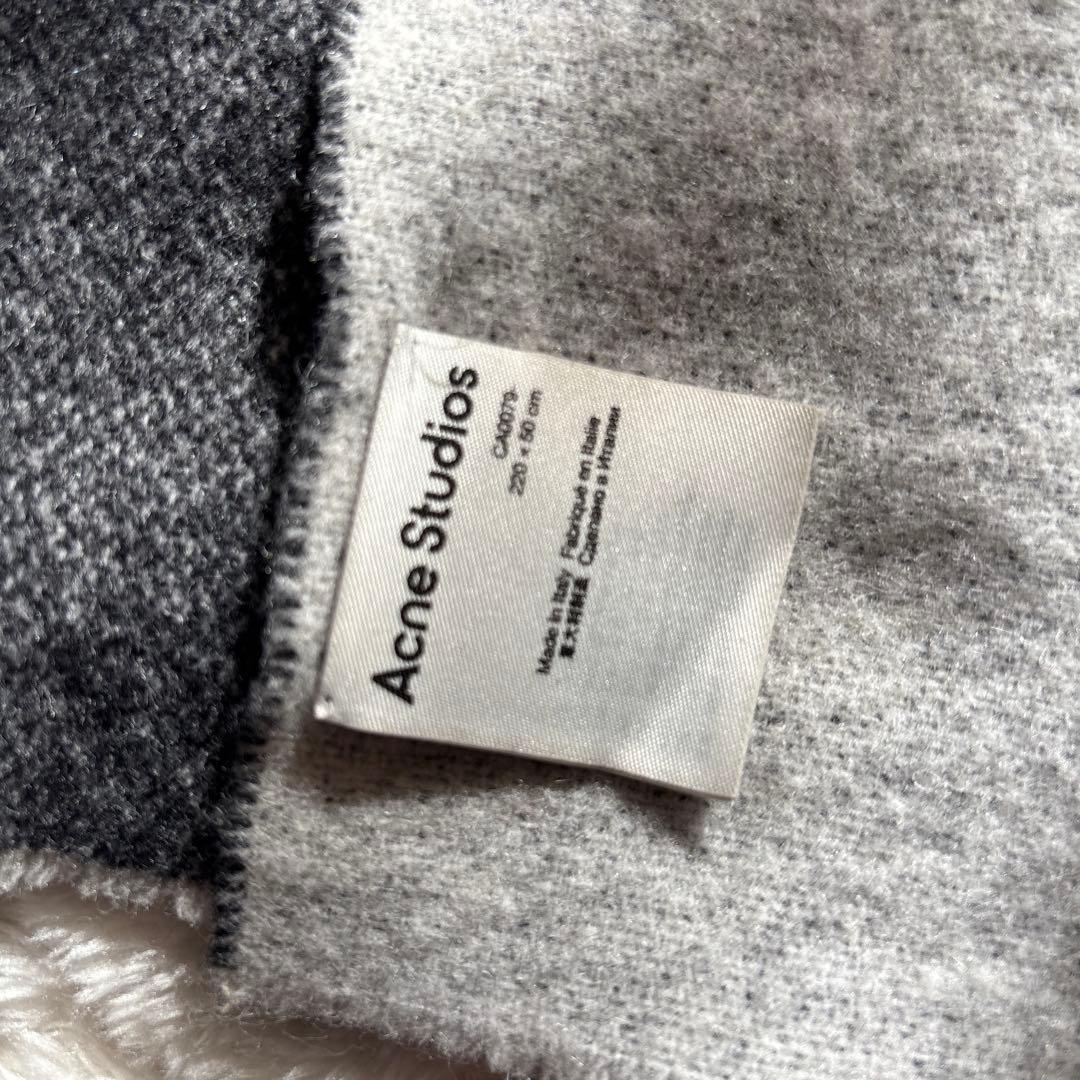 Acne Studios ロゴ入りマフラー グレー