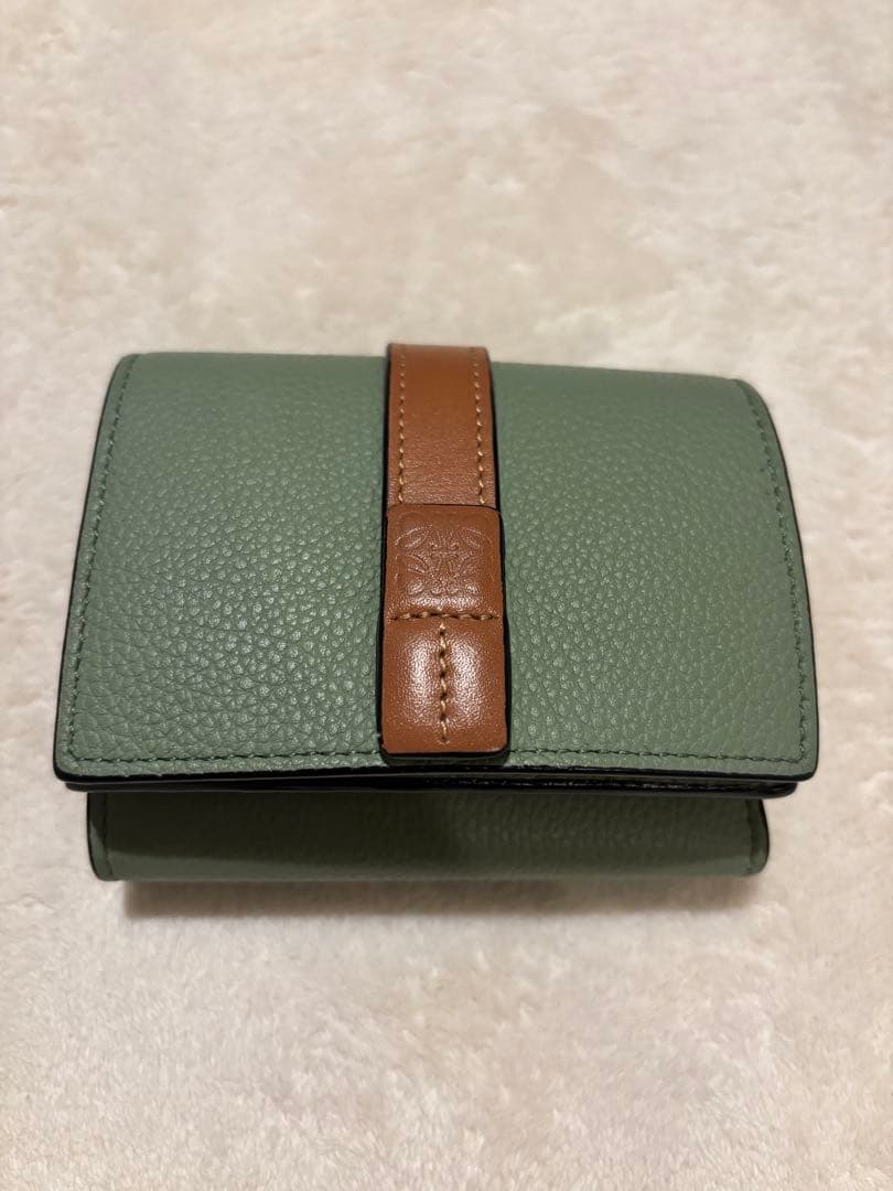 LOEWE レザー 三つ折り財布