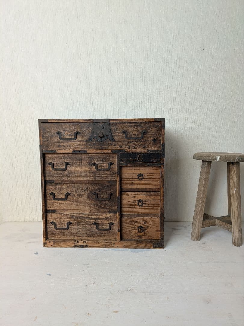 小ぶり木製和風箪笥 8引き出し