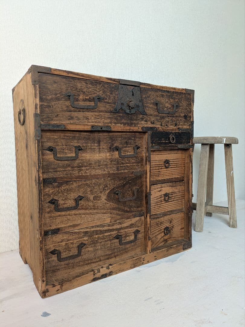 小ぶり木製和風箪笥 8引き出し