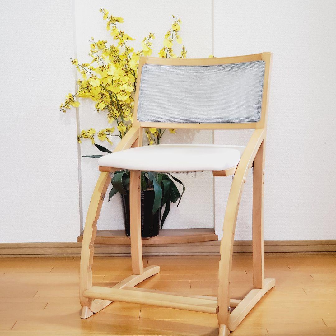 カリモク家具アイボリー 学習椅子 クレシェ デスクチェア XT2401