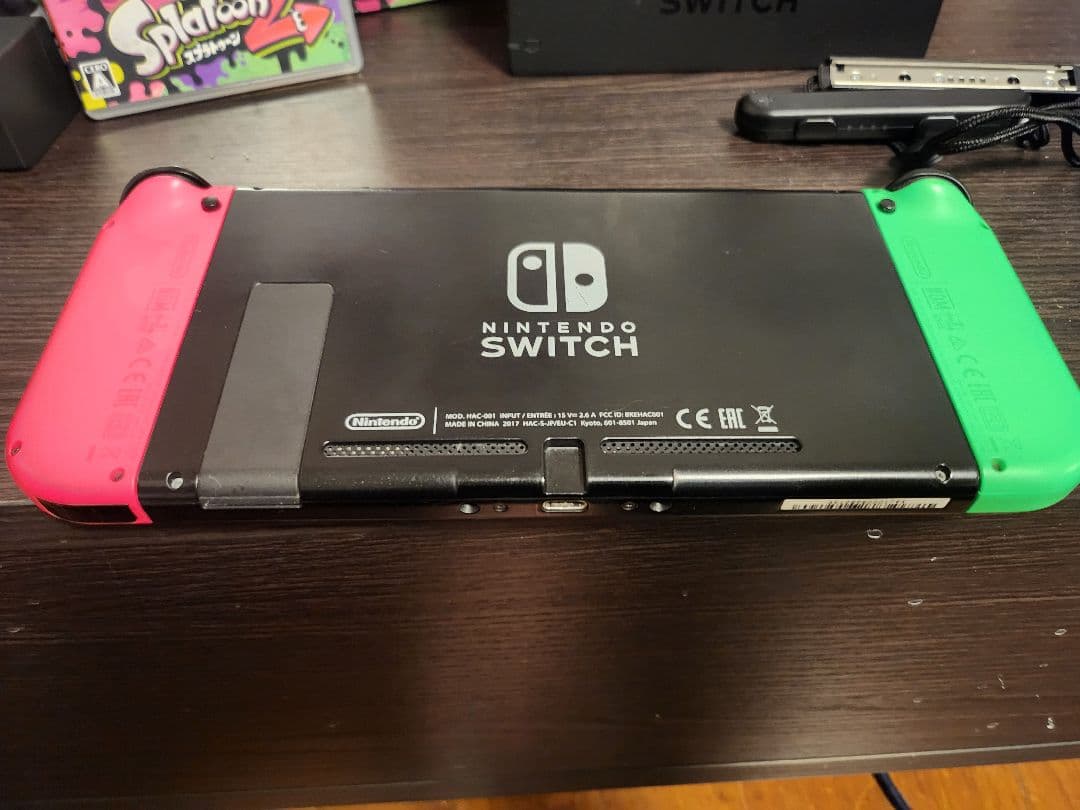 任天堂Switch 本体　スプラトゥーン2