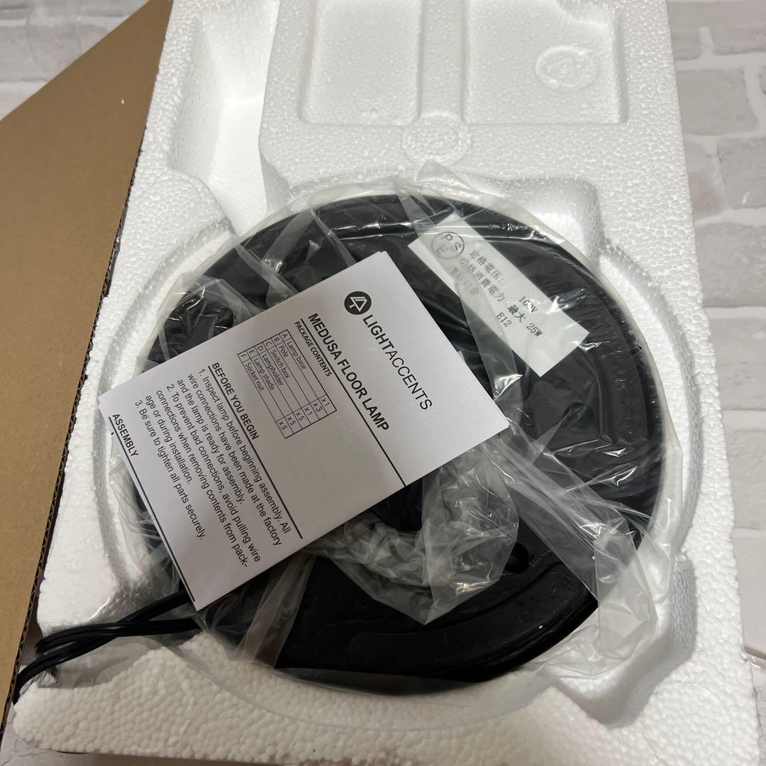 新品メデューサ フロアランプ アクリルシェードつき(黒)電球別売り