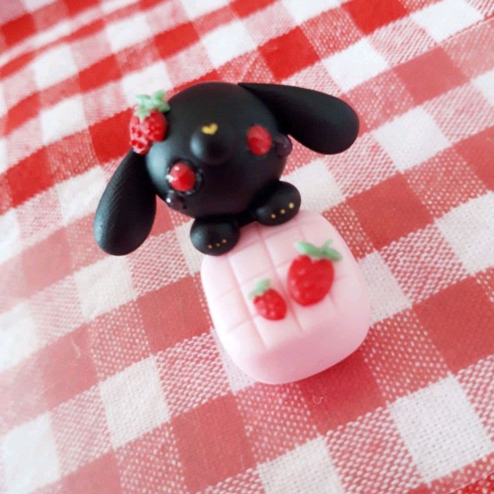 苺キャラメル♡たれミミ黒うさぎ