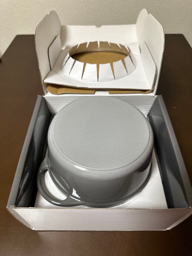 【新品未使用】VERMICULAR オーブンポット ラウンド #18