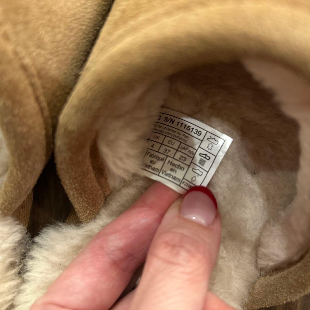 UGG スエードスカッフ ブラウン　ボア　23 スリッパ
